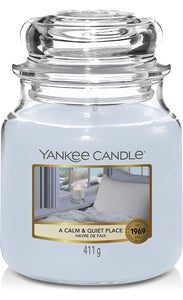 Yankee Candle Candela profumata in giara media | Un posto calmo e tranquillo | Durata Fino a 75 Ore