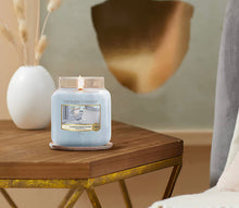 Carica l&#39;immagine nel visualizzatore di Gallery, Yankee Candle Candela profumata in giara piccola | Un posto calmo e tranquillo | Durata Fino a 30 Ore
