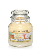 Carica l&#39;immagine nel visualizzatore di Gallery, Yankee Candle Candela profumata in giara piccola | Cupcake alla vaniglia | Durata Fino a 30 Ore
