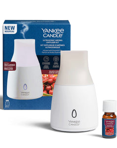 Yankee Candle Kit base Diffusore di fragranza ad ultrasuoni | Olio per diffusore all'aroma Black Cherry | LED che cambia colore | Timer per spegnimento automatico | Funzionamento silenzioso | Spina UE